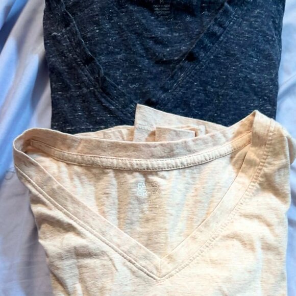 Bundle of FOUR Falls Creek brand Long Sleeve Vneck basic tops SIZE MEDIUM - Picture 7 of 13